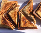 A picture of step 4 of Toast bread with sardine.