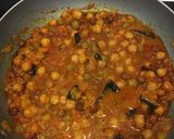 समोसा छोले चाट (samosa chole chaat recipe in marathi) रेसिपी स्टेप 3 फोटो 