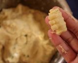 Foto langkah ke 13 dari resep Resep & Cara Membuat Kue Garpu Bawang yang gurih dan renyah.