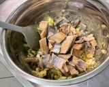 Une image de l'étape 13 de Salade marinée de pommes de terre aux harengs fumés, oignons et cornichons.