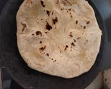 A picture of step 7 of Aloo paratha.