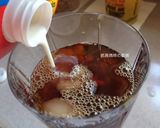 A picture of step 8 of Iced Coffee Jelly Milk Tea.