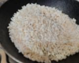 A picture of step 1 of Murmura chiwda.