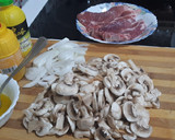 Foto del paso 1 de la receta: Chuletas de aguja de cerdo con champiñones a la mostaza