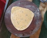 A picture of step 4 of Kasuri Methi Paratha.