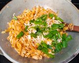 Foto langkah ke 3 dari resep Kwetiaw goreng baso.