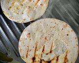 Foto del paso 2 de la receta: Piadinas caseras de pollo frito caramelizado picante