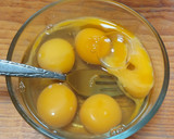 Foto del paso 2 de la receta: Tortitas de amaranto con chícharos secos