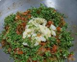 A picture of step 4 of Butter Masala Pav.