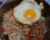 รูปขั้นตอนการทำที่ 4 ของ ข้าวผัดกะเพราไข่ดาววัดใจ (กินข้าวผัดกะเพราในขัน)