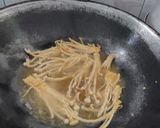 Foto langkah ke 2 dari resep Crunchy Enoki.