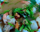รูปขั้นตอนการทำที่ 4 ของ ต้มยำทะเลรวมมิตร