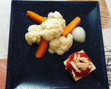 Foto del paso 4 de la receta: Verdura hervida con lámina de tomate y atún