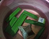 Foto langkah ke 2 dari resep Teh Wangi Daun Pandan.