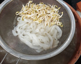 Foto langkah ke 6 dari resep Vietnamese Beef Pho.