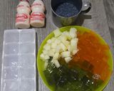 Foto langkah ke 1 dari resep 63. Es Yakult Meriah.