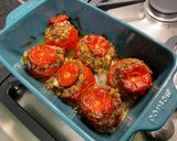 Une image de l'étape 13 de Tomates farcies aux sardines à l'huile, feta et herbes.