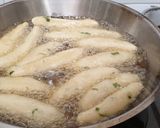 Foto langkah ke 6 dari resep Otak-otak ikan tengiri goreng.