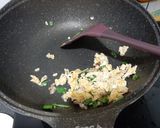 รูปขั้นตอนการทำที่ 4 ของ ไข่เจียวหมูสับผักบุ้ง สูตรเด็ก 1 ขวบ