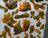 Foto del passaggio 2 della ricetta Risotto alla zucca sfumato con prosecco e chips di buccia