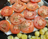 Foto del paso 6 de la receta: Papas noisette con filet de merluza al horno
