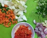 Foto langkah ke 2 dari resep Nasi goreng sayur.