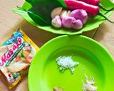 Foto langkah ke 2 dari resep Udang goreng kecap sederhana ala mom afnan.