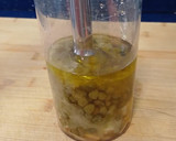 Foto del paso 3 de la receta: Vinagreta de alcaparras y miel con almendras