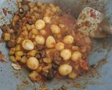 Foto langkah ke 8 dari resep Sambal goreng hati, kentang, telur puyuh.