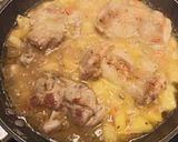 Foto del paso 4 de la receta: Pollo en salsa con patatas fritas y zanahorias rápido de hacer
