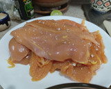 Foto del paso 5 de la receta: Pechuga empanizada bañada en salsa de tomate