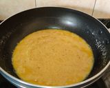 A picture of step 3 of Sooji Besan Halwa.