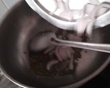 A picture of step 3 of Lauki-Chhupi Leftover Roti Pakodas.