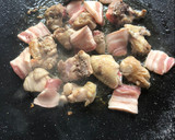 Foto del paso 2 de la receta: Arroz con verdura de la huerta 🧑🏼‍🌾pollo 🐓 y panceta 🐷