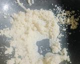 A picture of step 1 of Semolina Halwa.