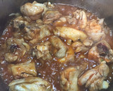 Foto del paso 1 de la receta: Guiso de pollo con picada, ibéricos y vino dorado