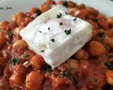 Foto del paso 7 de la receta Garbanzos con fritada de atún y huevo poché