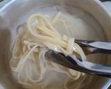 Foto langkah ke 1 dari resep Fetucini Spicy Tuna Aglio Olio.