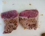 Foto del paso 2 de la receta: Beef Wellington en salsa de cacahuate y rollitos de jamón