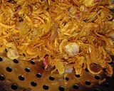 Foto langkah ke 4 dari resep Bawang Goreng Renyah & Enak.