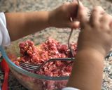 Foto del paso 2 de la receta: Hamburguesas caseras de ternera y magro BLW para Miguel, hechas por Miguel