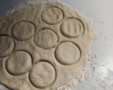 A picture of step 5 of Creamed Chicken and Biscuits.