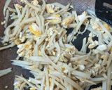 รูปขั้นตอนการทำที่ 2 ของ หน่อไม้ผัดไข่