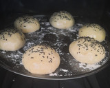 Foto del paso 12 de la receta: Bollitos rellenos de queso (con masa madre)