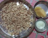 રોટલીનો ઘી ગોળ વારો લાડુ રેસીપી સ્ટેપ1ફોટો