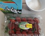 Foto langkah ke 1 dari resep Korean Fresh Strawberry Milk.