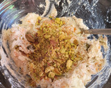 Foto del paso 3 de la receta: Dip de queso ricotta, salmón ahumado y pistachos, con alcaparras y eneldo
