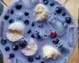 Foto del paso 1 de la receta: Licuado de banana, arándanos y leche