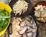 A picture of step 1 of Vegetarian Hủ Tiếu Noodle Soup.