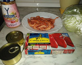 Foto del paso 1 de la receta: Pimientos de piquillo rellenos de Gambas y lechuga